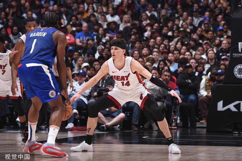 端也表现出 端也表现出